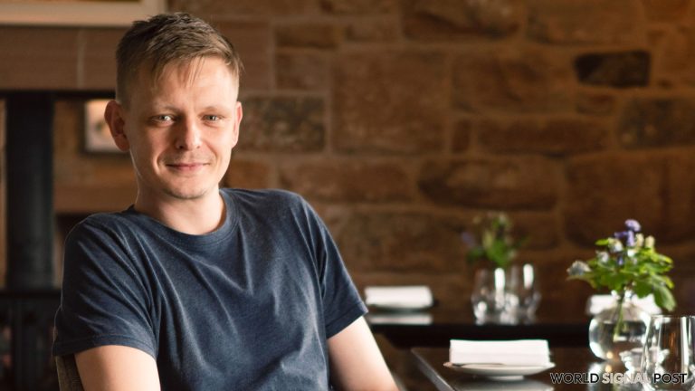 Chef Recommends Affordable Supermarket Steak and Discusses Kitchen Culture