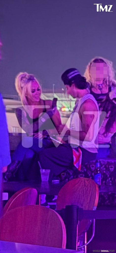 Bunnie Xo Spotted with Dylan Wolf After July 4 Makeout Bunnie Xo Spotted with Dylan Wolf After July 4 Makeout