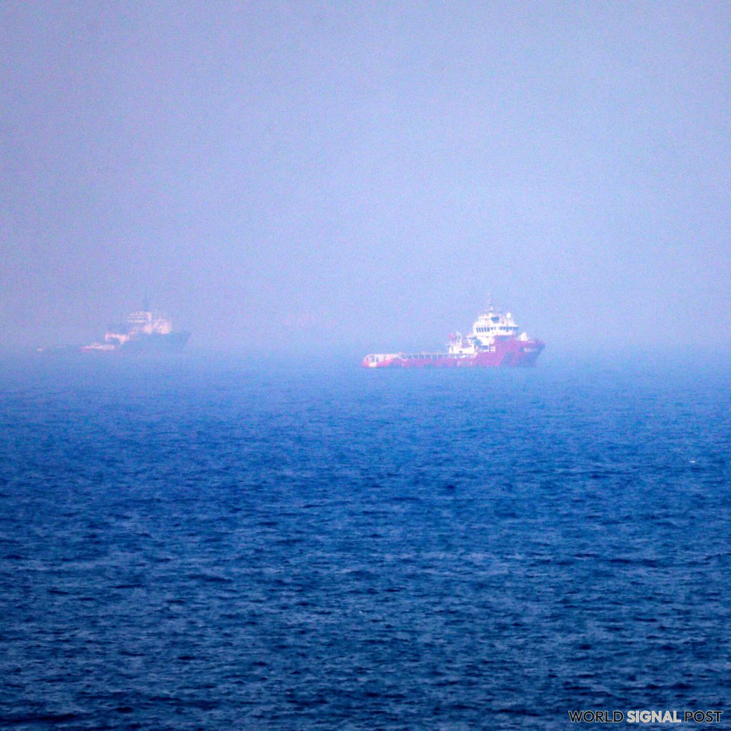 Trump's Proposed Fees in the Strait of Hormuz Clash with Advisors