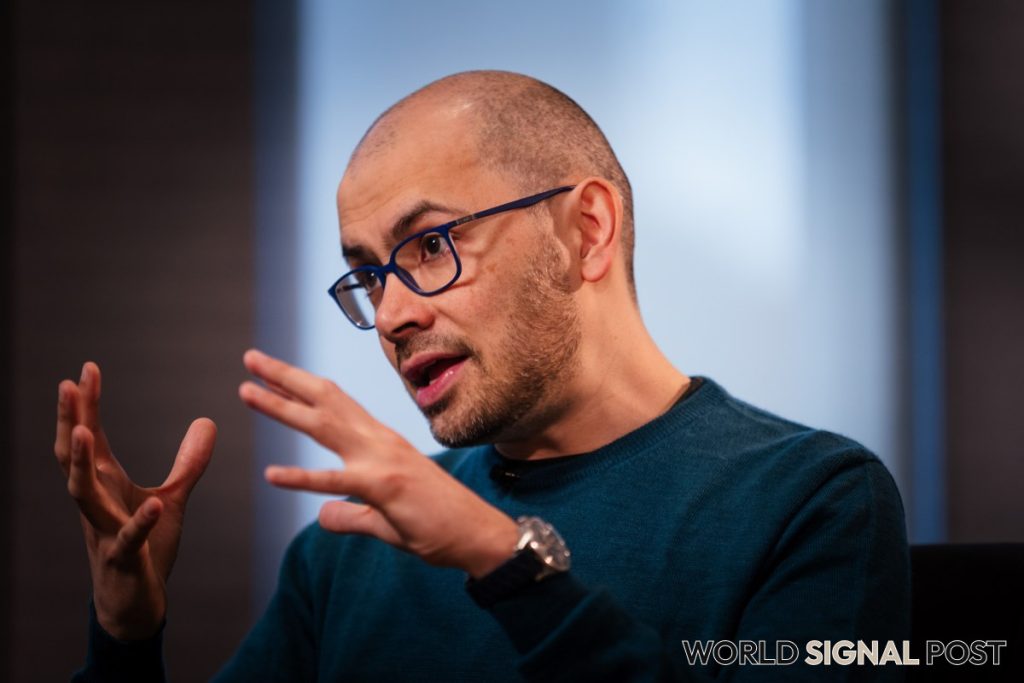 DeepMind CEO Advocates for Independent AI Standards Body