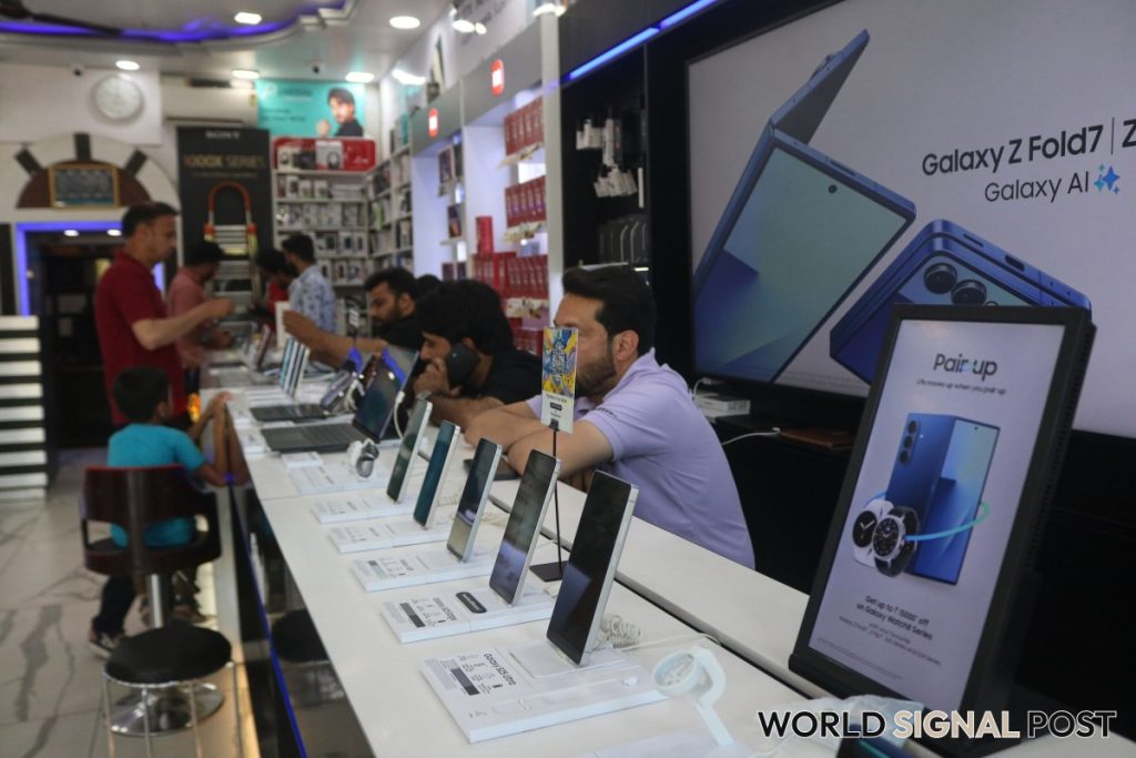 India's Smartphone Market Faces Memory Chip Crisis India's Smartphone Market Faces Memory Chip Crisis