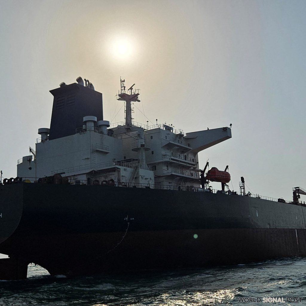 Oil Prices Surge Past $100 Amid Red Sea Tanker Strikes Oil Prices Surge Past $100 Amid Red Sea Tanker Strikes