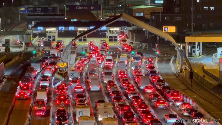 Long Queues at Dover as Busy Weekend Approaches
