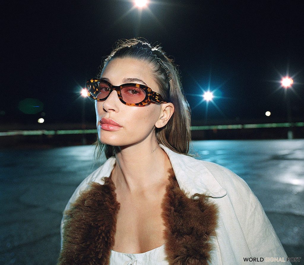 Hailey Bieber's $525 Zig-Zag Headband Makes a Statement Hailey Bieber's $525 Zig-Zag Headband Makes a Statement