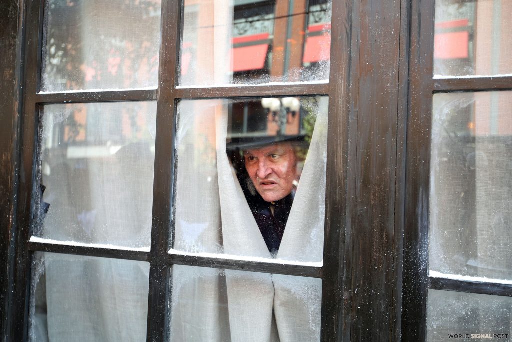 Johnny Depp Transforms into Ebenezer Scrooge at Comic-Con Johnny Depp Transforms into Ebenezer Scrooge at Comic-Con